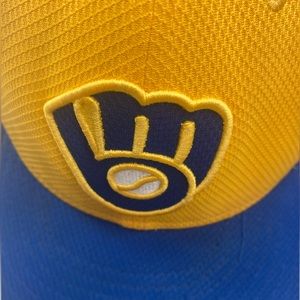Milwaukee Brewers Baseball hat. Size 7 1/4 Authentic Collection
